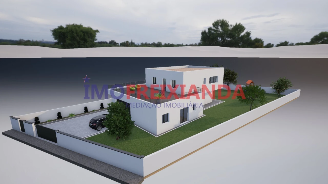 Moradia T4 para Venda em Caxarias Foto 2