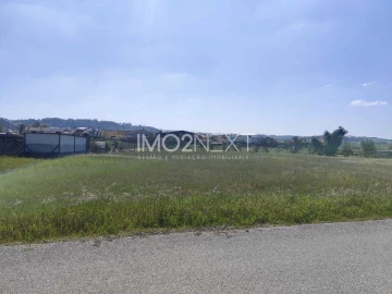 Terreno para Venda em Monte Redondo e Carreira