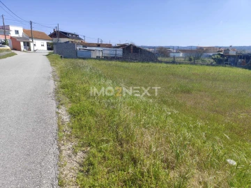 Terreno para Venda em Monte Redondo e Carreira