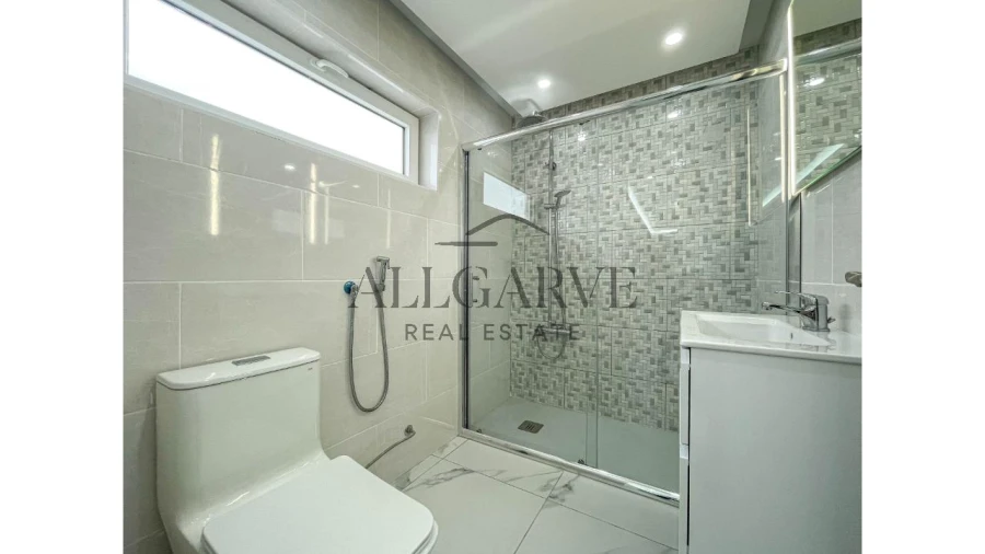 Apartamento T2 para Venda em Portimão Foto 9