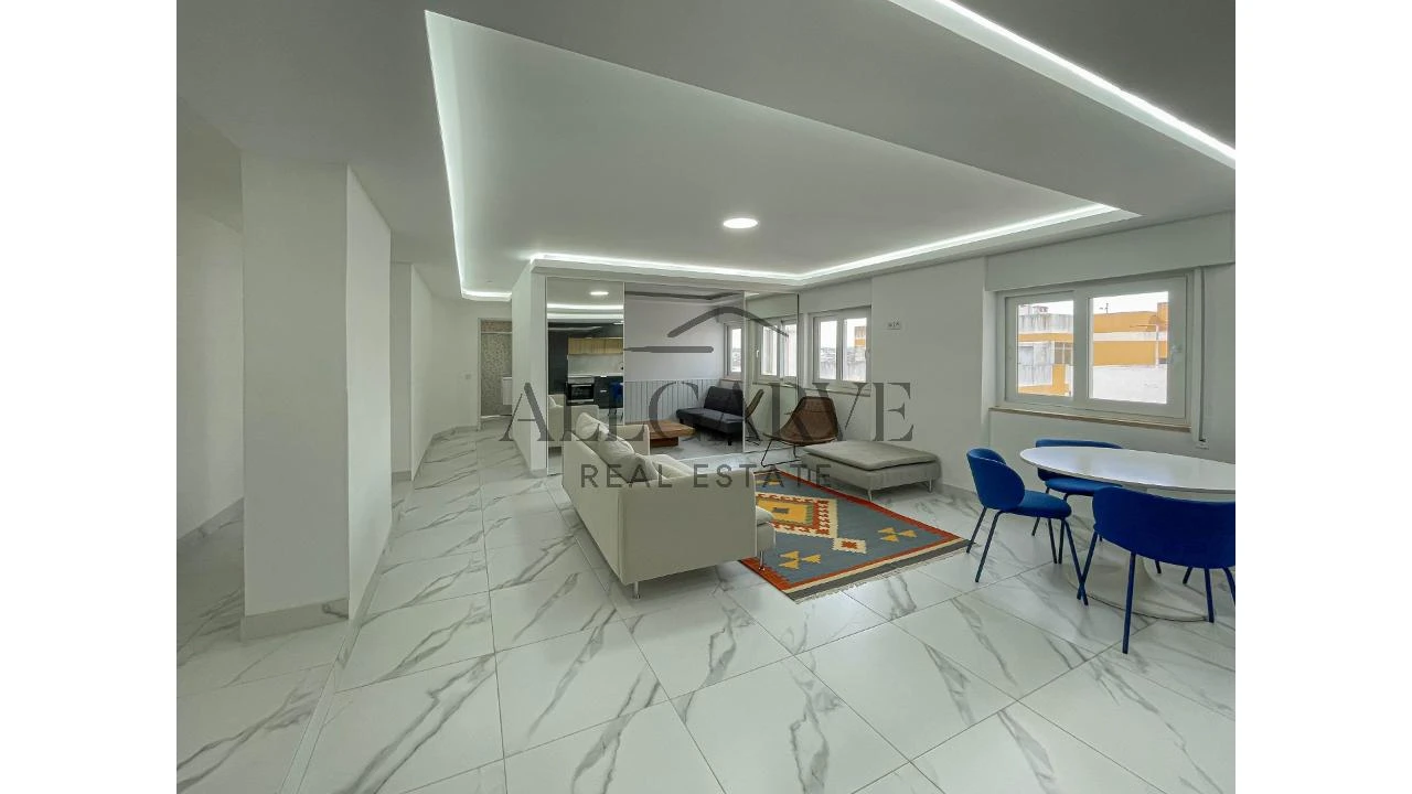 Apartamento T2 para Venda em Portimão Foto 3