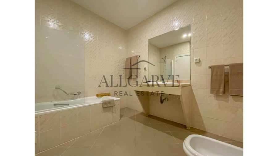 Apartamento T1 para Venda em Portimão Foto 10