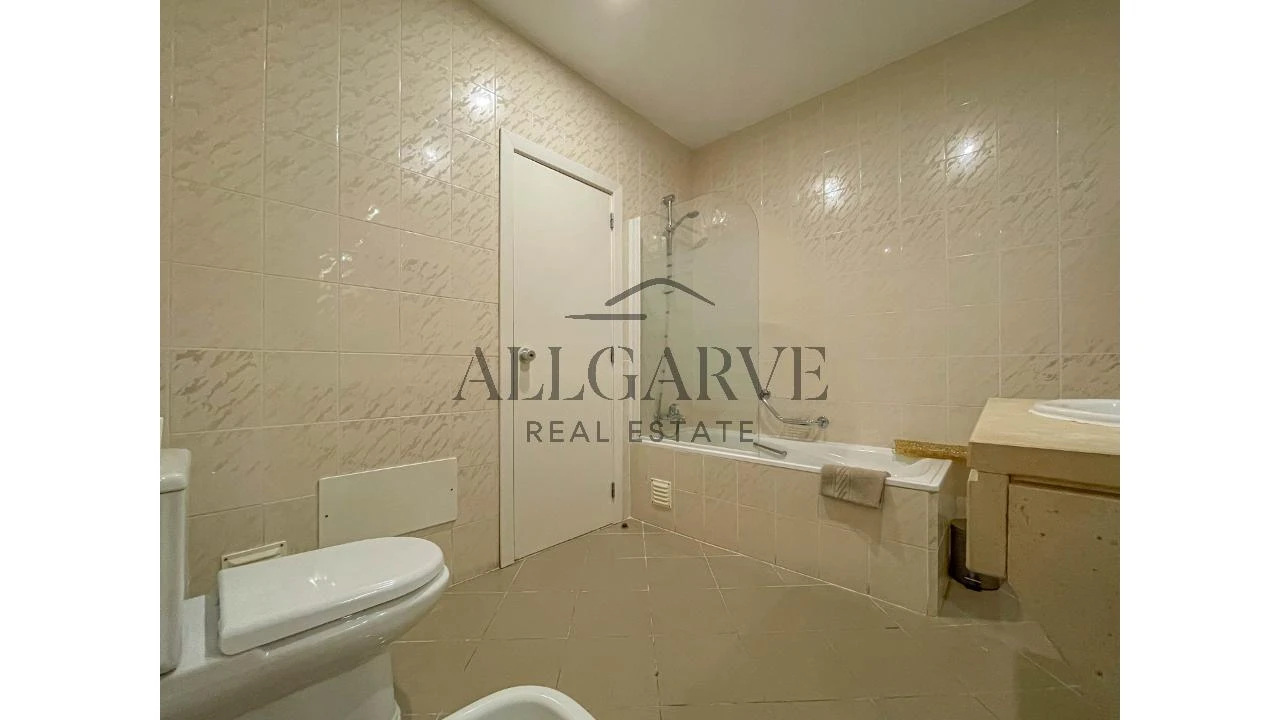 Apartamento T1 para Venda em Portimão Foto 9