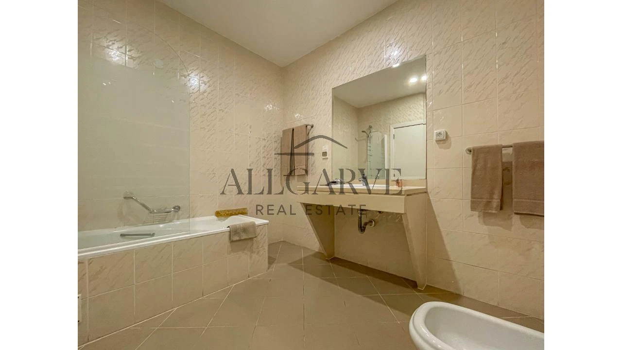 Apartamento T1 para Venda em Portimão Foto 10