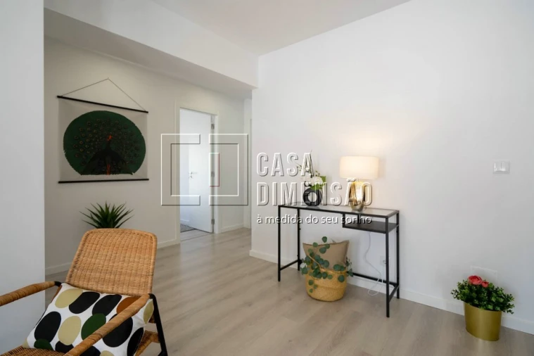 Apartamento T3 para Venda em Benfica Foto 3