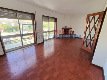 Moradia T3 para Venda em Arcozelo