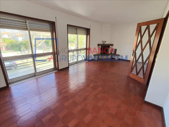 Moradia T3 para Venda em Arcozelo Foto 4