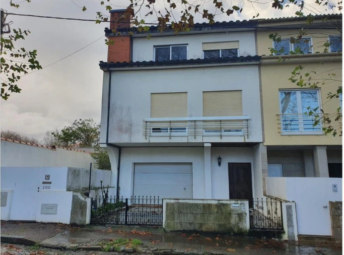 Moradia T3 para Venda em Arcozelo