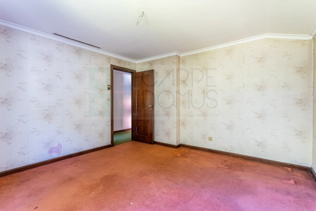 Moradia T9 para Venda em Alvalade Foto 7