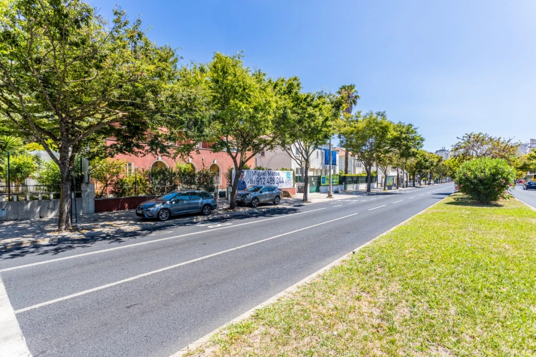 Moradia T9 para Venda em Alvalade Foto 98