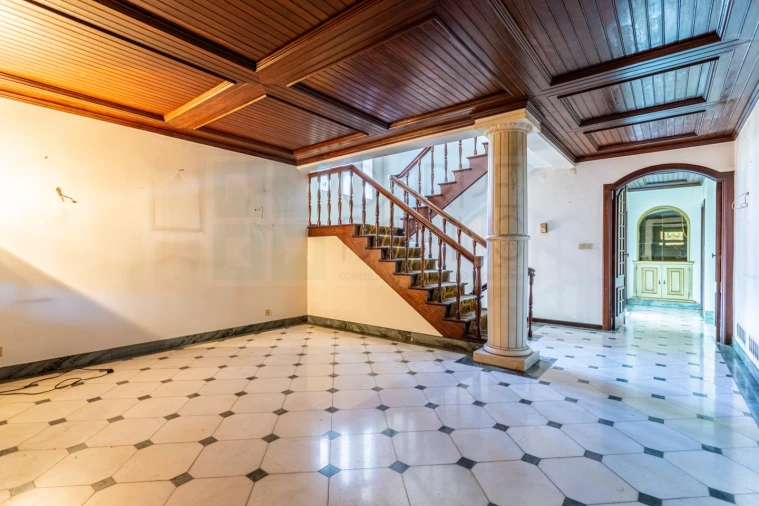 Moradia T9 para Venda em Alvalade Foto 6