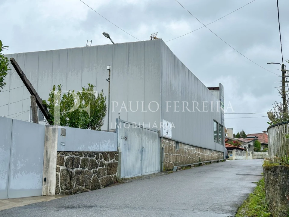 Armazém para Venda em Vila Nova de Famalicão e Calendário Foto 2