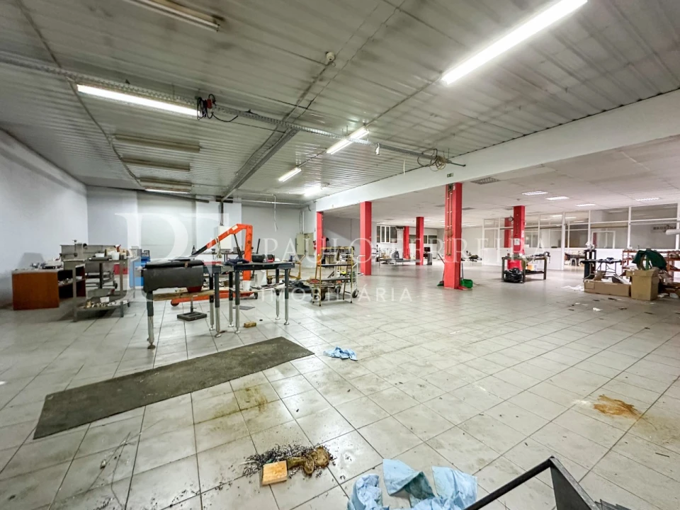 Armazém para Venda em Vila Nova de Famalicão e Calendário Foto 7