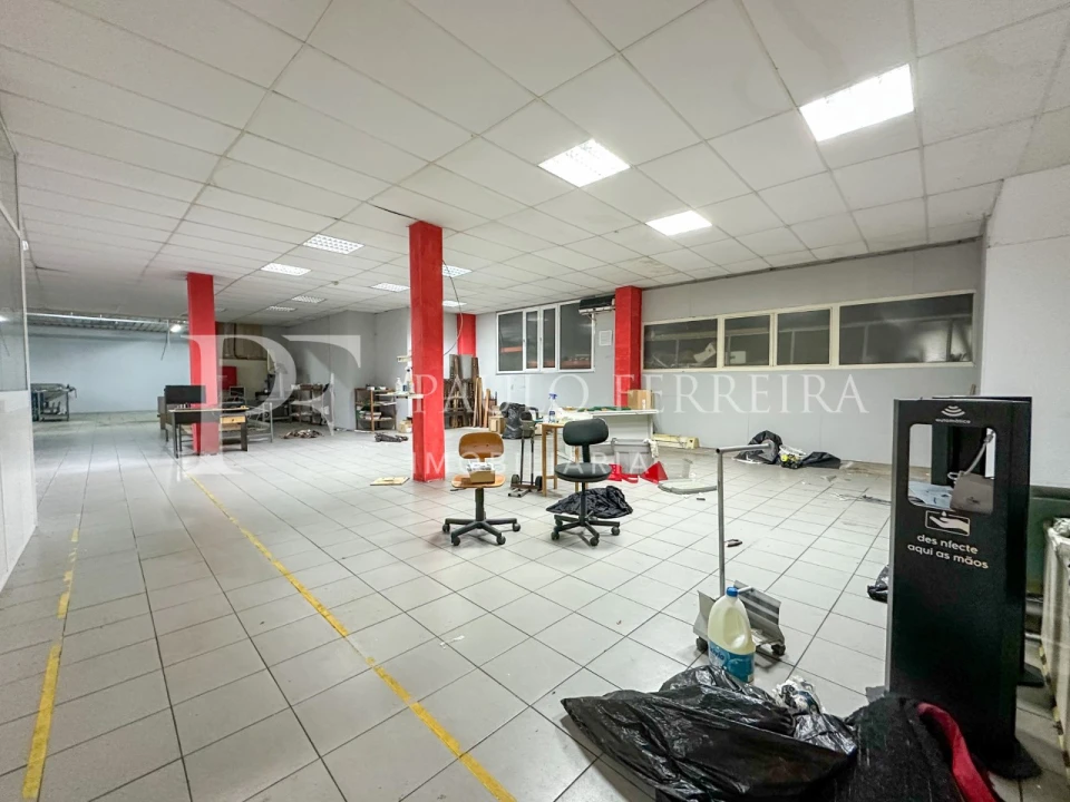 Armazém para Venda em Vila Nova de Famalicão e Calendário Foto 8