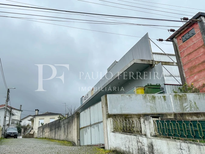 Armazém para Venda em Vila Nova de Famalicão e Calendário Foto 3