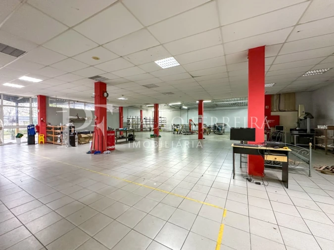 Armazém para Venda em Vila Nova de Famalicão e Calendário Foto 4