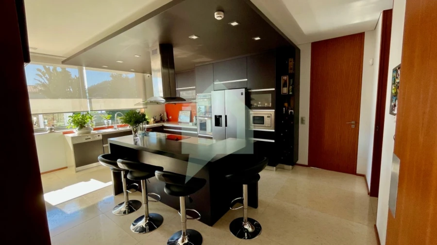 Moradia T4 para Venda em Carapeços Foto 10