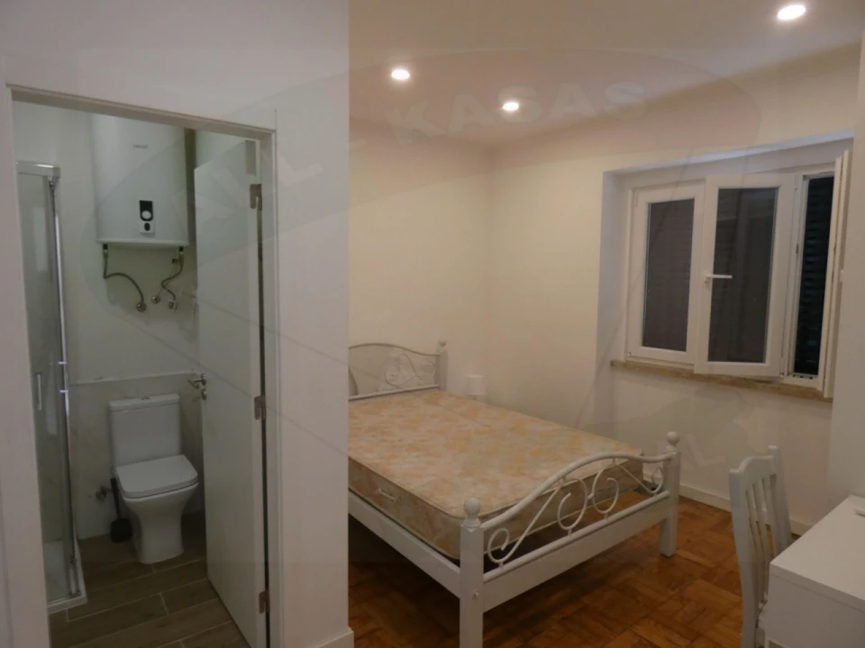Quarto para Arrendamento em Queluz e Belas Foto 13