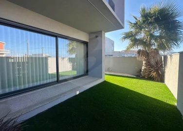 Moradia T3 para Venda em Aver-O-Mar, Amorim e Terroso