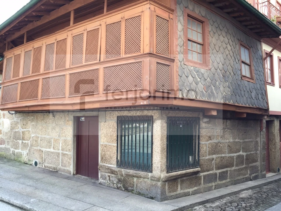 Prédio para Venda em Oliveira, São Paio e São Sebastião Foto 2