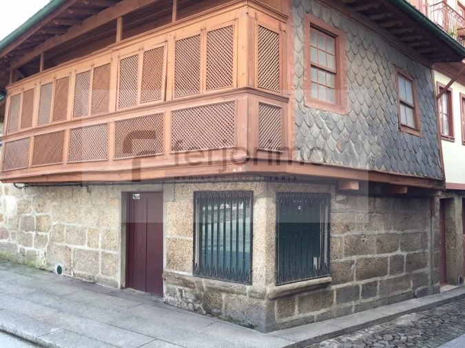 Prédio para Venda em Oliveira, São Paio e São Sebastião Foto 2