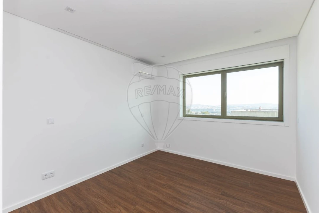 Apartamento T3 para Venda em Vilar de Andorinho Foto 22