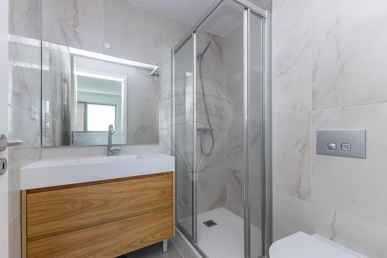 Apartamento T3 para Venda em Vilar de Andorinho Foto 17