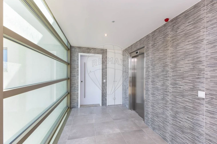 Apartamento T3 para Venda em Vilar de Andorinho Foto 6