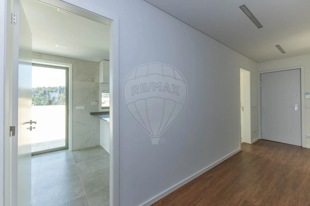 Apartamento T3 para Venda em Vilar de Andorinho Foto 9