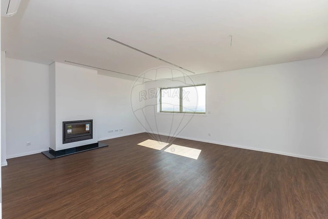 Apartamento T3 para Venda em Vilar de Andorinho Foto 13