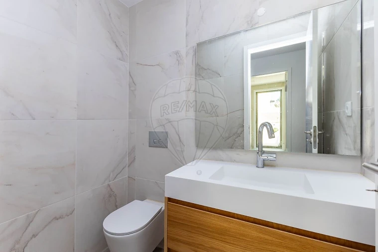 Apartamento T3 para Venda em Vilar de Andorinho Foto 6