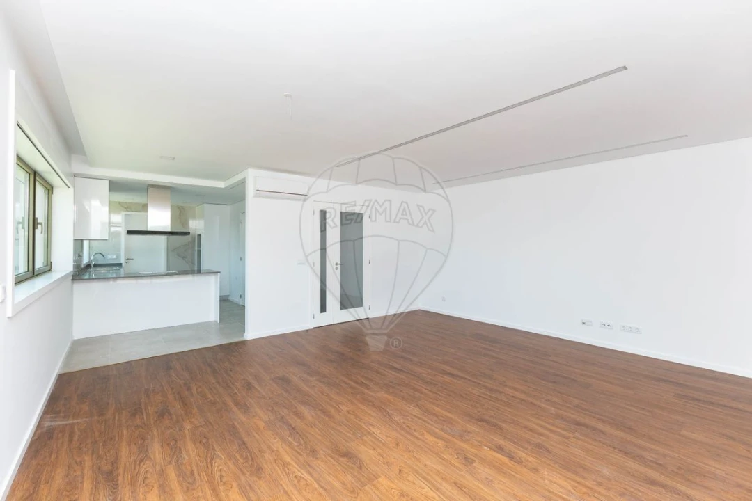 Apartamento T3 para Venda em Vilar de Andorinho Foto 12