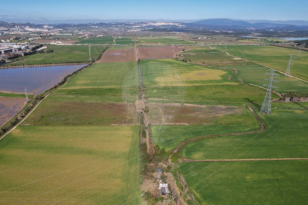 Terreno para Venda em Vila Nova da Rainha Foto 1