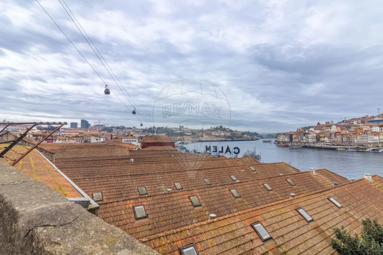 Prédio para Venda em Santa Marinha e São Pedro da Afurada Foto 7