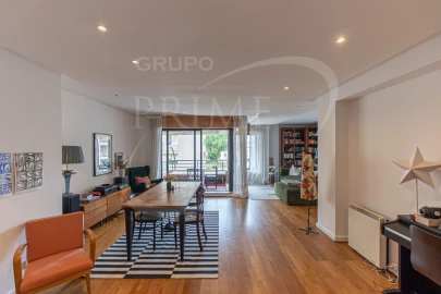 Apartamento T4 para Venda em Aldoar, Foz do Douro e Nevogilde