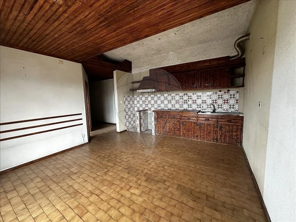 Moradia T6 para Venda em Nogueira do Cravo Foto 7