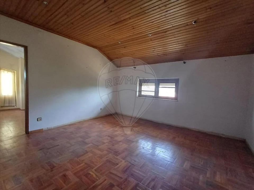 Moradia T6 para Venda em Nogueira do Cravo Foto 13