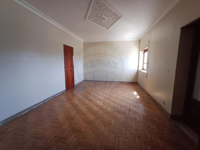 Moradia T6 para Venda em Nogueira do Cravo Foto 10