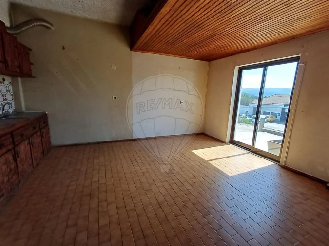 Moradia T6 para Venda em Nogueira do Cravo Foto 12