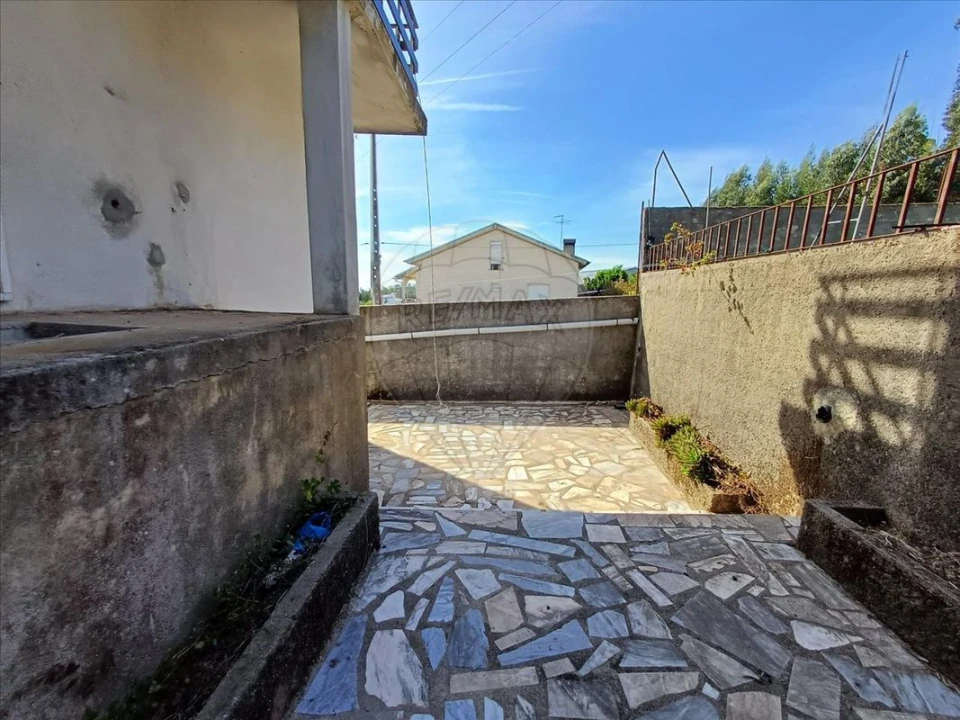 Moradia T6 para Venda em Nogueira do Cravo Foto 4