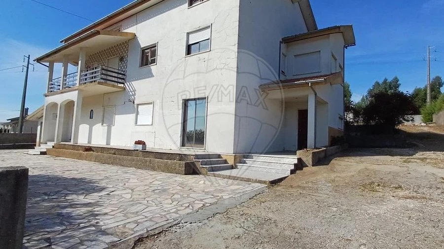Moradia T6 para Venda em Nogueira do Cravo