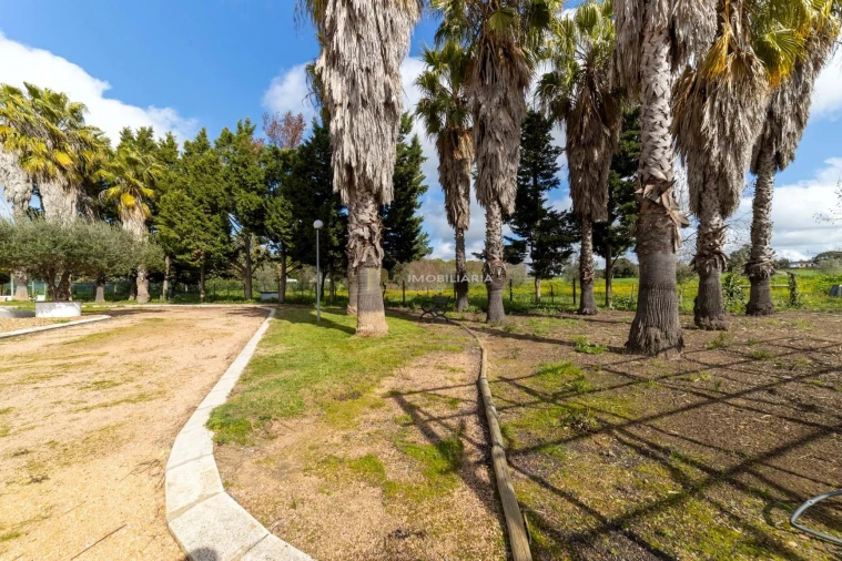 Moradia T5 para Venda em Nossa Senhora da Expectação Foto 32