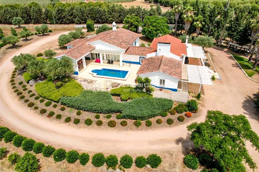 Moradia T5 para Venda em Nossa Senhora da Expectação Foto 1