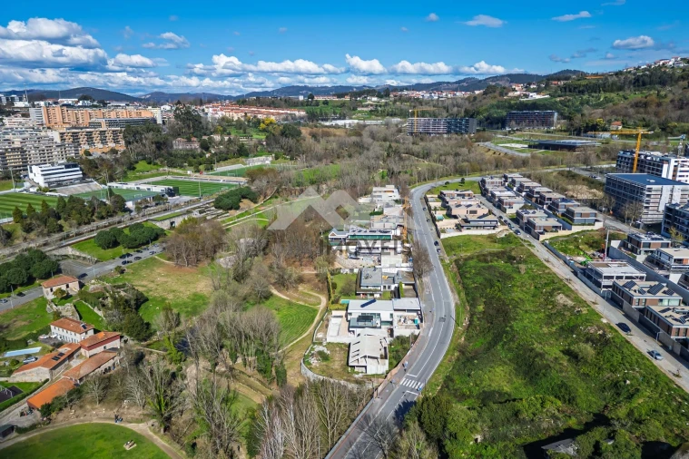 Moradia T4 para Venda em Costa Foto 33