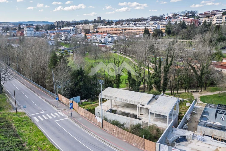 Moradia T4 para Venda em Costa Foto 26