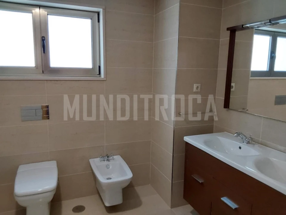 Moradia T3 para Venda em Lomar e Arcos Foto 4