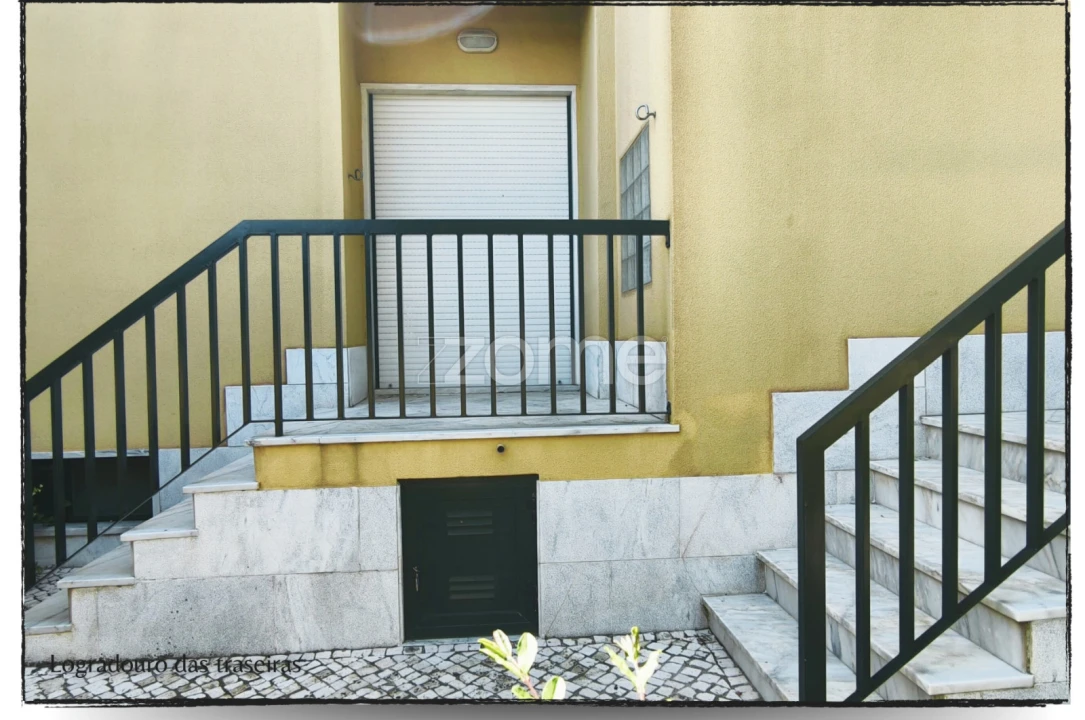 Moradia T4 para Arrendamento em São Domingos de Rana Foto 16