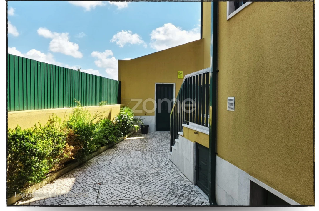 Moradia T4 para Arrendamento em São Domingos de Rana Foto 17