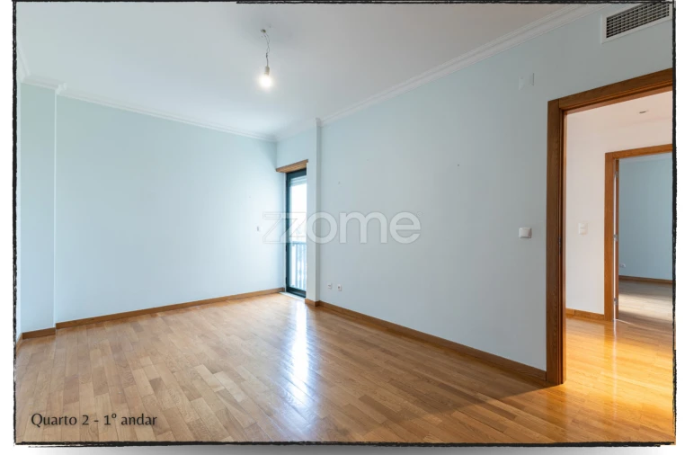 Moradia T4 para Arrendamento em São Domingos de Rana Foto 21