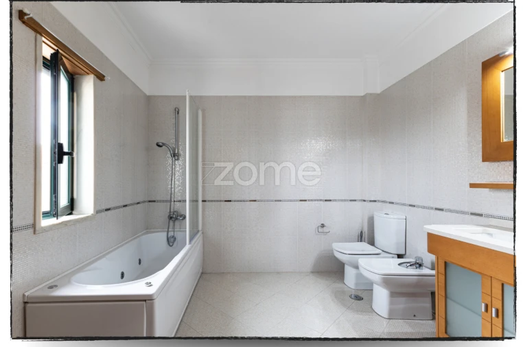 Moradia T4 para Arrendamento em São Domingos de Rana Foto 23